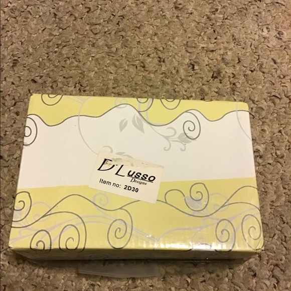 D’LUSSO 4 PC DEMITASSE SET COFFEE ESPRESSO BONE CHINA ITALY NWT NIB CUPS SAUCERS - Picture 3 of 5